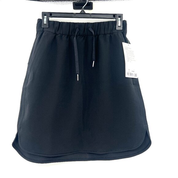 lululemon athletica Dresses & Skirts - NWT Lululemon On The Fly Woven Black Skirt Women's 6 $88 MSRP